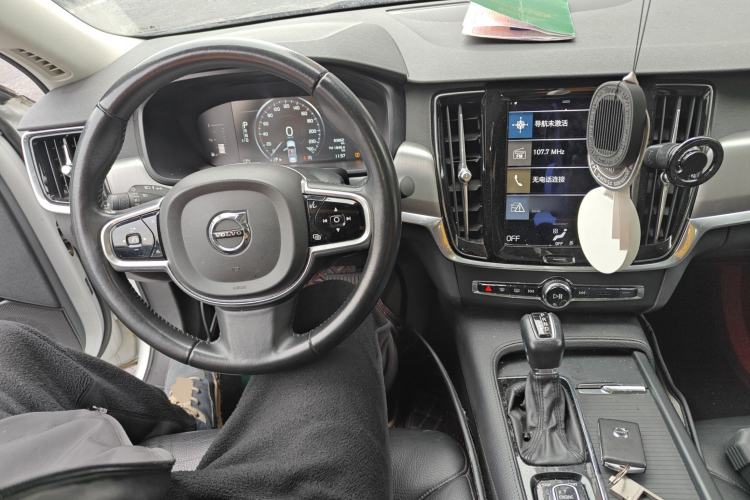 Used Volvo S90 2017 T4 Zhiyi Edition Center Console