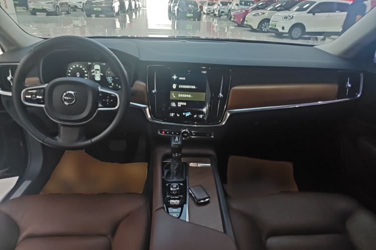 Used Volvo S90 2017 T5 Smart Luxury Edition Center Console