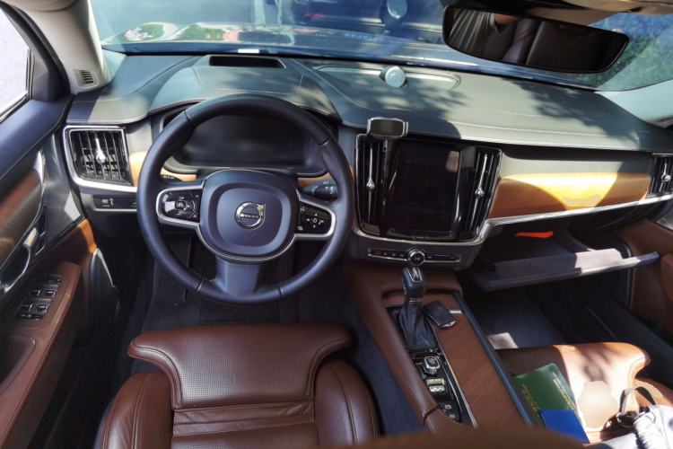 Used Volvo S90 2017 T5 Prestige Edition Center Console