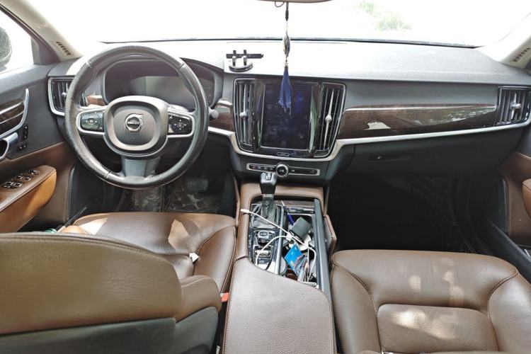 Used Volvo S90 2017 T4 Zhiyuan Edition Center Console