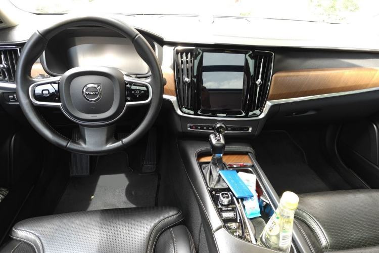 Used Volvo S90 2017 T5 Prestige Edition Center Console
