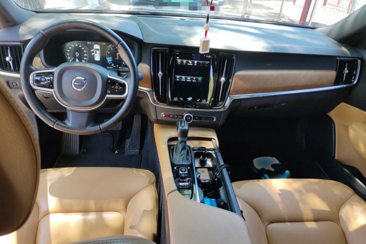 Used Volvo S90 2017 T5 Smart Luxury Edition Center Console