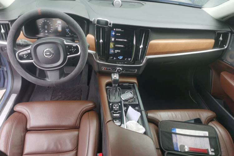 Used Volvo S90 2017 T5 Prestige Edition Center Console