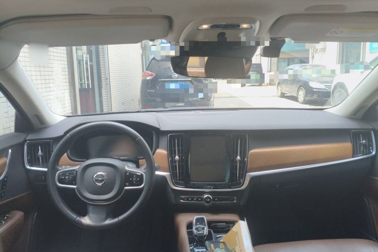 Used Volvo S90 2017 T5 Smart Luxury Edition Center Console