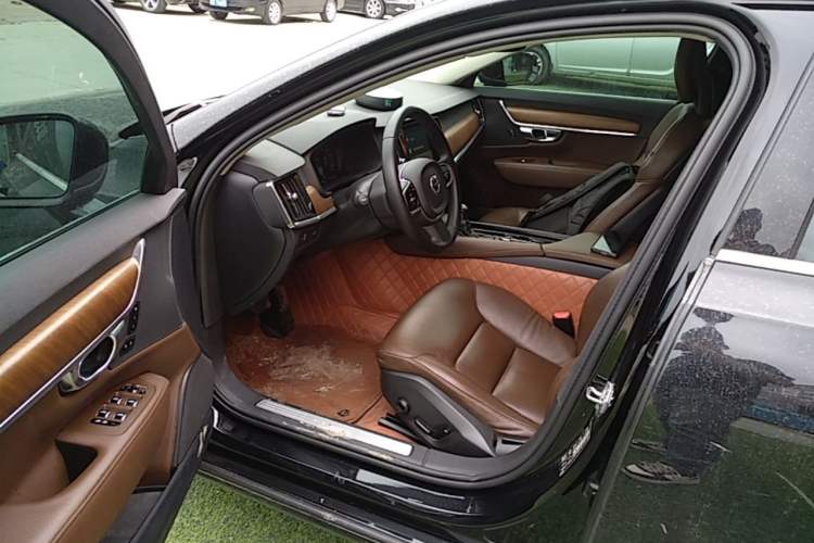 Used Volvo S90 2017 T5 Smart Luxury Edition Driver Seat