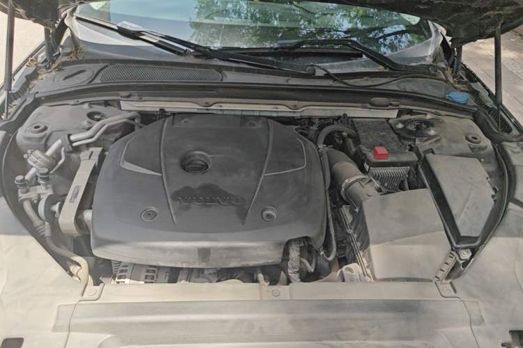 Used Volvo S90 2017 T4 Zhiyi Edition Engine Bay