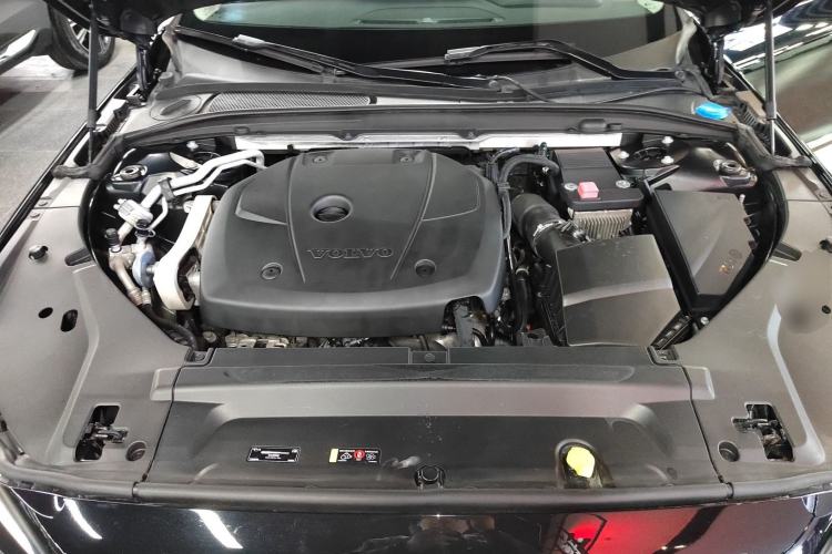 Used Volvo S90 2017 T4 Zhiyuan Edition Engine Bay