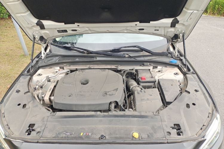Used Volvo S90 2017 T4 Zhiyi Edition Engine Bay