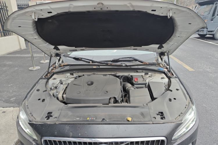 Used Volvo S90 2017 T4 Zhiyi Edition Engine Bay