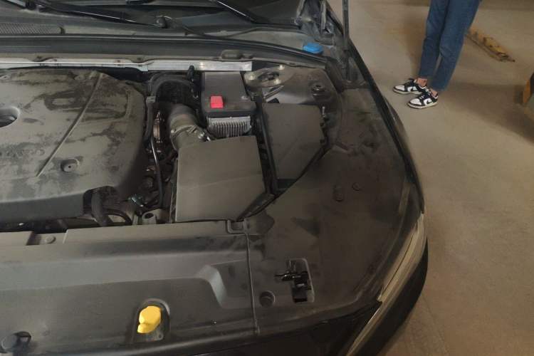 Used Volvo S90 2017 T5 Smart Luxury Edition Engine Bay Left