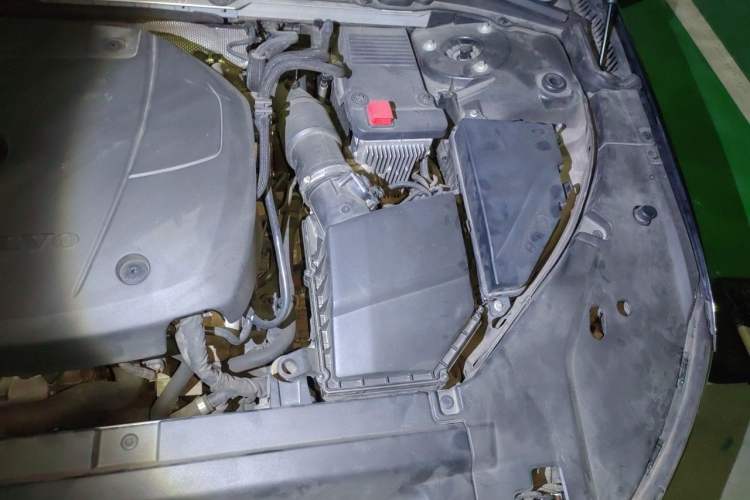 Used Volvo S90 2017 T4 Zhiyuan Edition Engine Bay Left