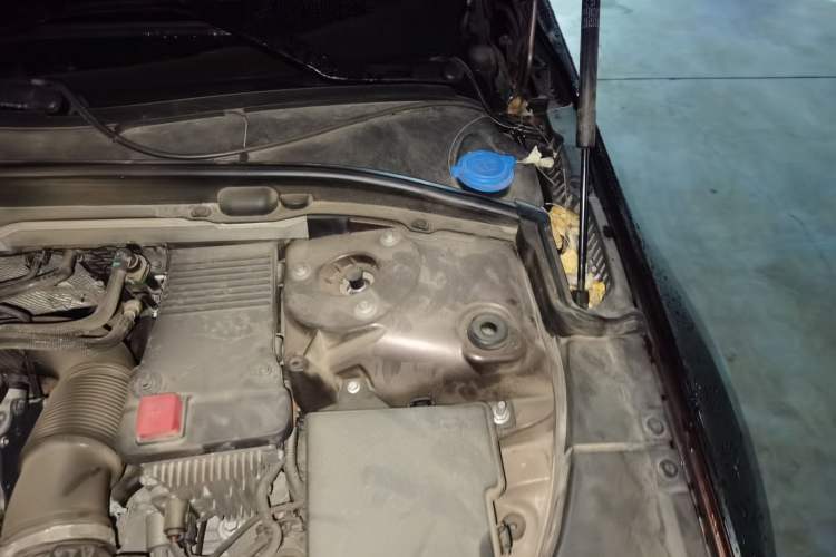 Used Volvo S90 2017 T4 Zhiyuan Edition Engine Bay Left
