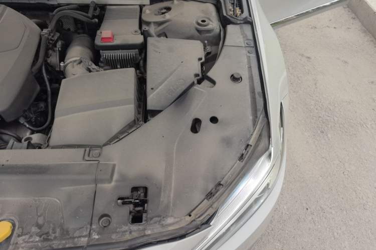 Used Volvo S90 2017 T5 Smart Luxury Edition Engine Bay Left