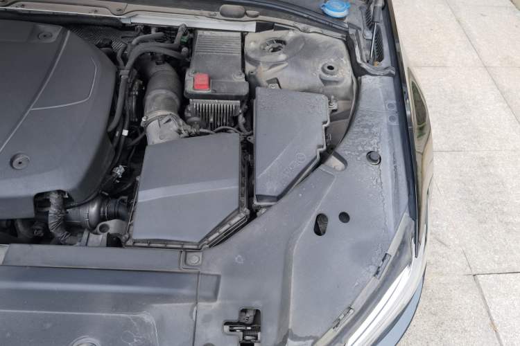 Used Volvo S90 2017 T4 Zhiyuan Edition Engine Bay Left