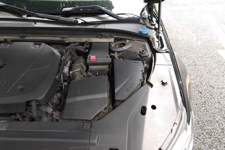 Used Volvo S90 2017 T5 Prestige Edition Engine Bay Left