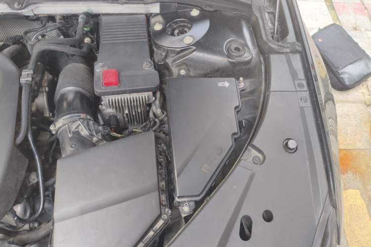 Used Volvo S90 2017 T5 Smart Luxury Edition Engine Bay Left