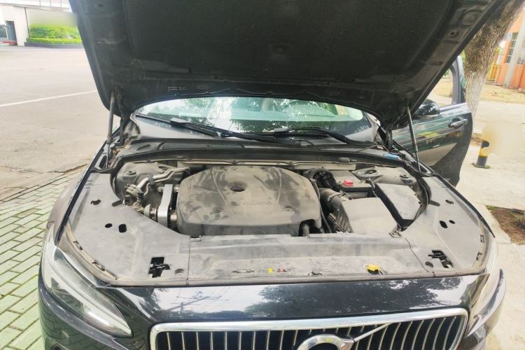 Used Volvo S90 2017 T4 Zhiyuan Edition Engine Bay
