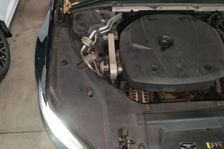 Used Volvo S90 2017 T5 Smart Luxury Edition Engine Bay Right