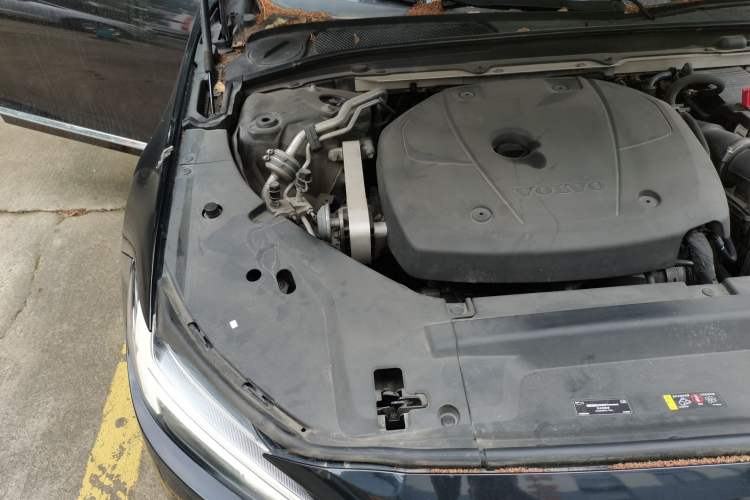 Used Volvo S90 2017 T5 Smart Luxury Edition Engine Bay Right