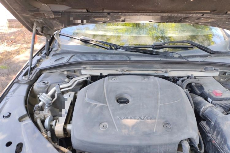 Used Volvo S90 2017 T5 Smart Luxury Edition Engine Bay Right