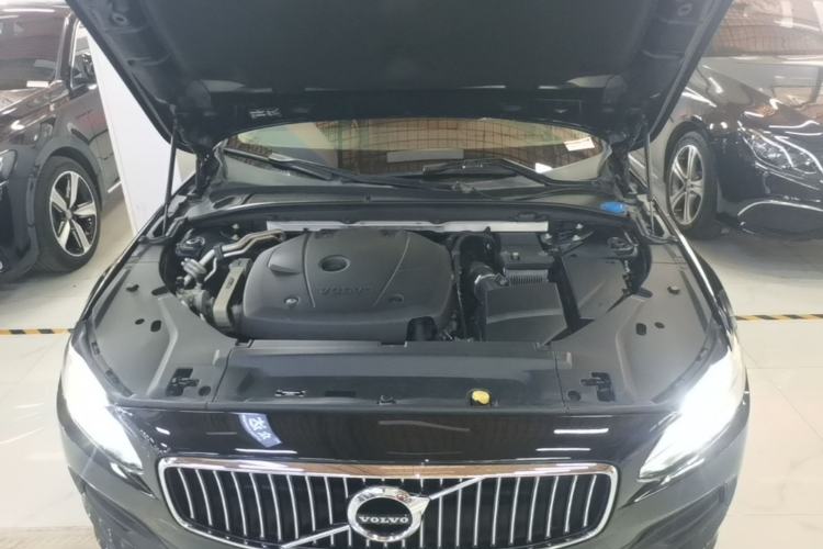 Used Volvo S90 2017 T5 Zhiyuan Edition Engine Bay