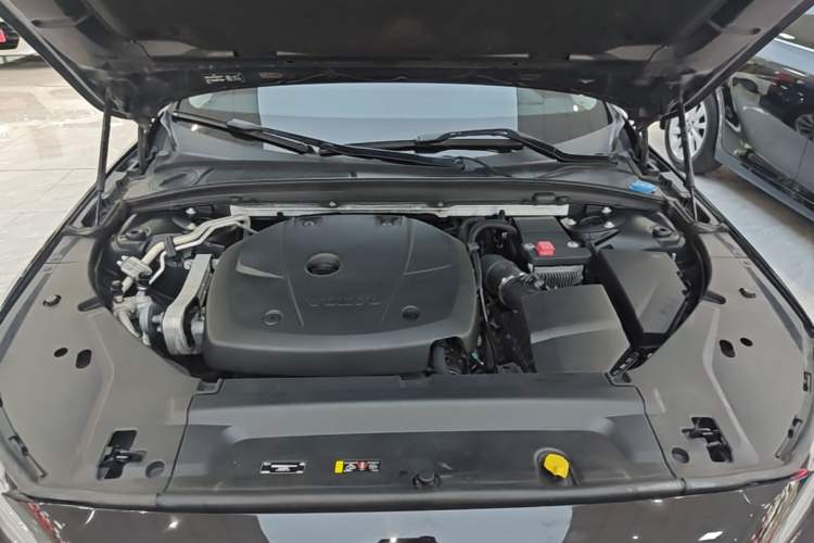 Used Volvo S90 2017 T5 Smart Luxury Edition Engine Bay