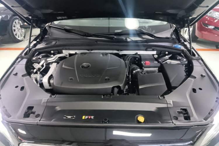 Used Volvo S90 2017 T5 Zhiyuan Edition Engine Bay