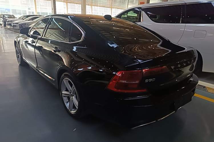 Used Volvo S90 2017 T4 Zhiyuan Edition Exterior 2