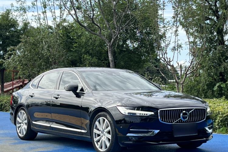 Used Volvo S90 2017 T5 Smart Luxury Edition Exterior 6