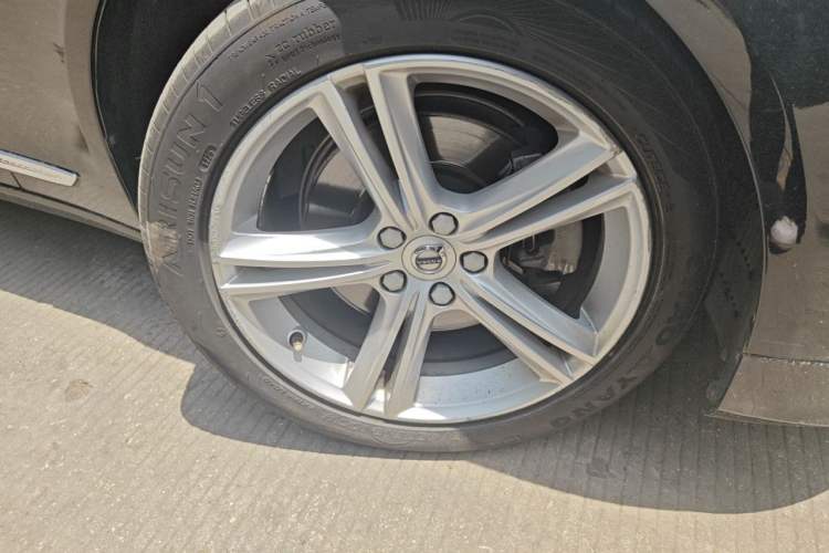 Used Volvo S90 2017 T4 Zhiyi Edition Exterior 7