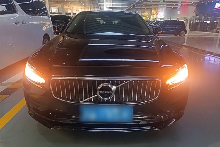 Used Volvo S90 2017 T4 Zhiyuan Edition Front