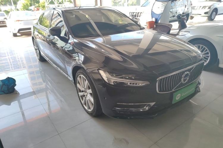 Used Volvo S90 2017 T5 Smart Luxury Edition Front Right 45 Deg