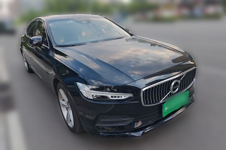 Used Volvo S90 2017 T4 Zhiyuan Edition Front Right 45 Deg