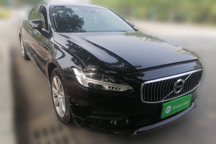 Used Volvo S90 2017 T4 Zhiyi Edition Front Right 45 Deg