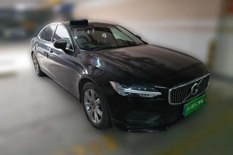 Used Volvo S90 2017 T4 Zhiyi Edition Front Right 45 Deg