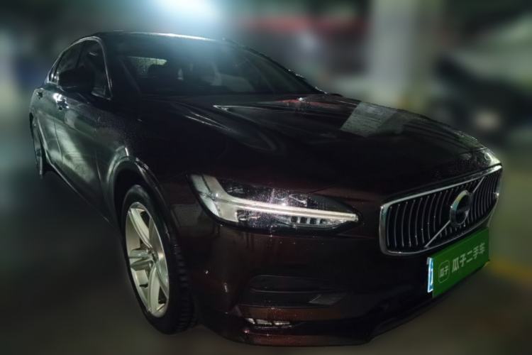 Used Volvo S90 2017 T4 Zhiyuan Edition Front Right 45 Deg