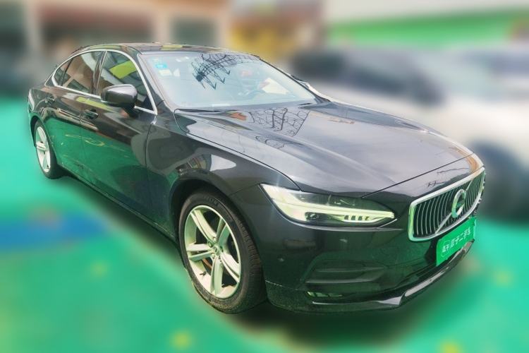 Used Volvo S90 2017 T4 Zhiyuan Edition Front Right 45 Deg