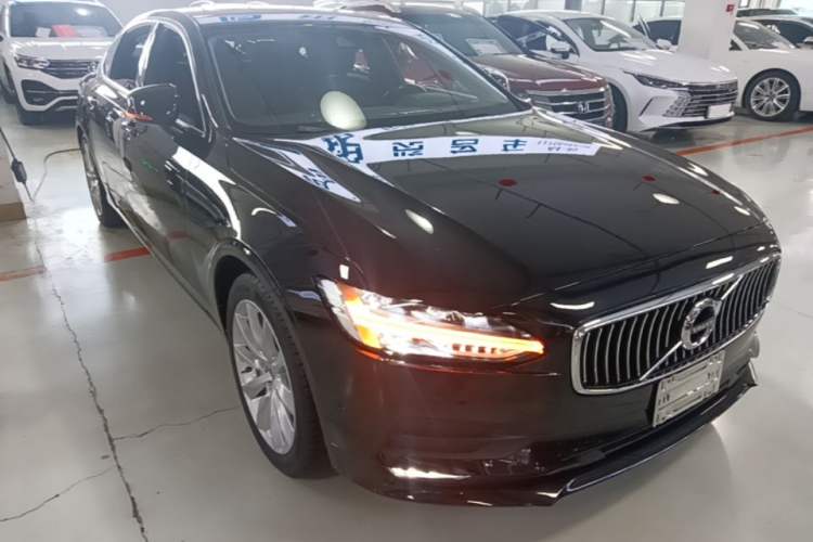 Used Volvo S90 2017 T5 Zhiyuan Edition Front Right 45 Deg