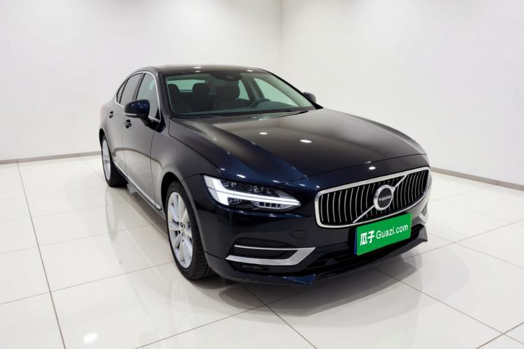 Used Volvo S90 2017 T5 Prestige Edition Front Right 45 Deg