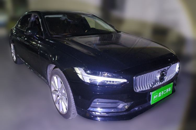 Used Volvo S90 2017 T5 Smart Luxury Edition Front Right 45 Deg