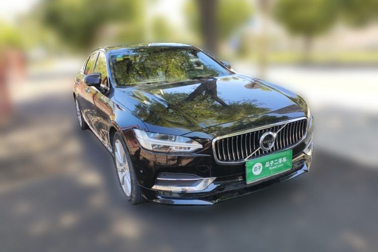 Used Volvo S90 2017 T5 Smart Luxury Edition Front Right 45 Deg