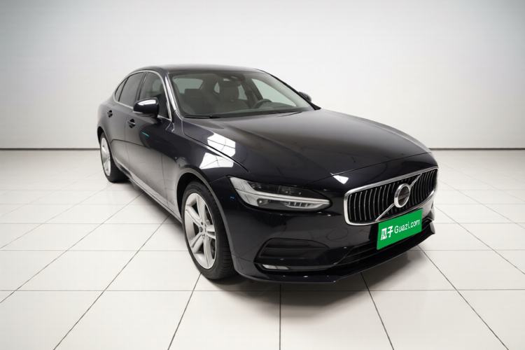 Used Volvo S90 2017 T4 Zhiyuan Edition Front Right 45 Deg