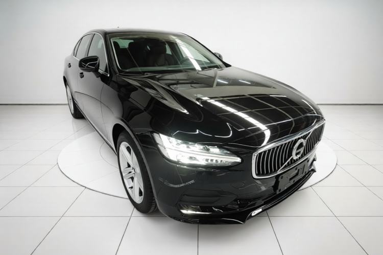 Used Volvo S90 2017 T4 Zhiyuan Edition Front Right 45 Deg