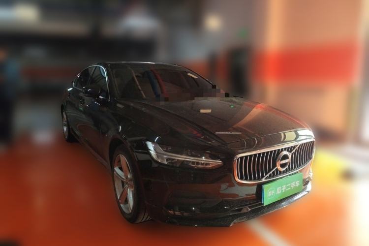Used Volvo S90 2017 T4 Zhiyuan Edition Front Right 45 Deg