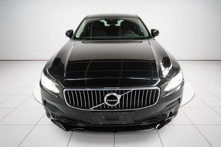 Used Volvo S90 2017 T4 Zhiyuan Edition Front