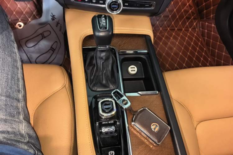 Used Volvo S90 2017 T5 Smart Luxury Edition Gear Lever