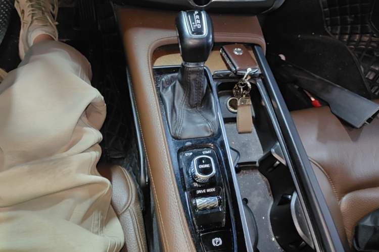 Used Volvo S90 2017 T5 Smart Luxury Edition Gear Lever
