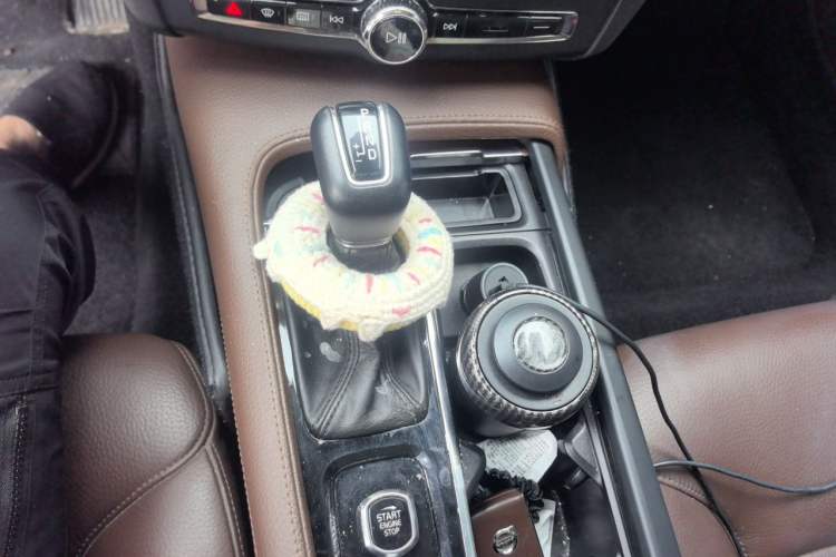 Used Volvo S90 2017 T5 Smart Luxury Edition Gear Lever