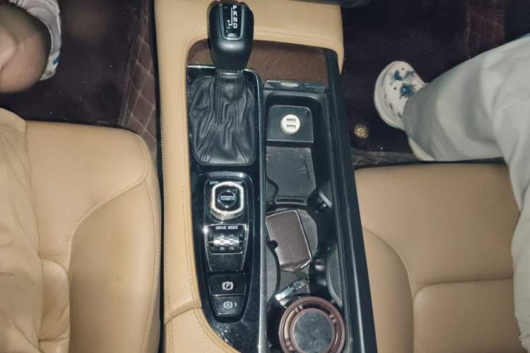 Used Volvo S90 2017 T5 Smart Luxury Edition Gear Lever