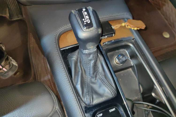 Used Volvo S90 2017 T5 Smart Luxury Edition Gear Lever